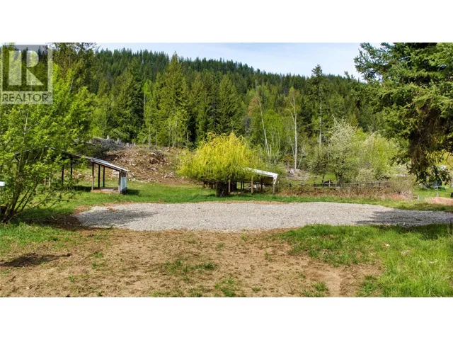 15775 Peters Road Road, Crawford Bay, British Columbia V0B1E0
