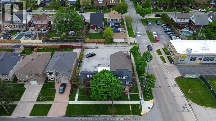 1898 SHEPHERD, Windsor, Ontario N8Y1T5