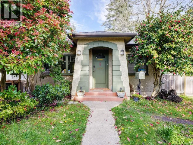 4071 Cedar Hill Rd, Saanich, British Columbia V8N3C2