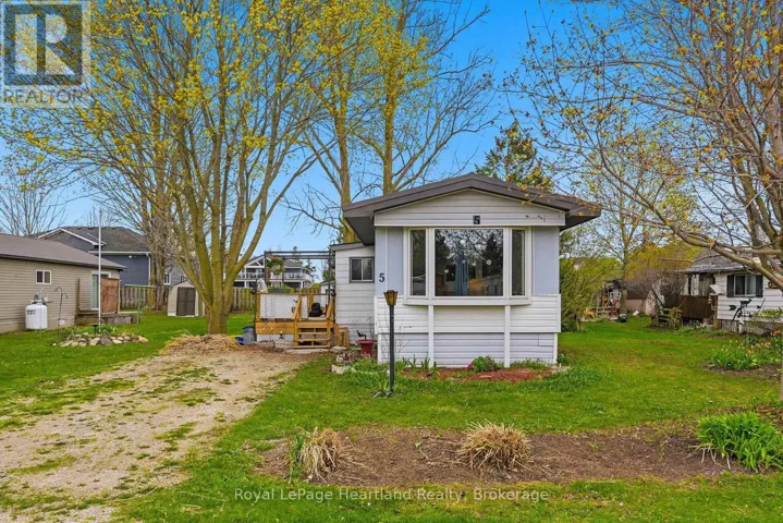 5 TRAILER PARK ROAD, Howick, Ontario N0G1V0
