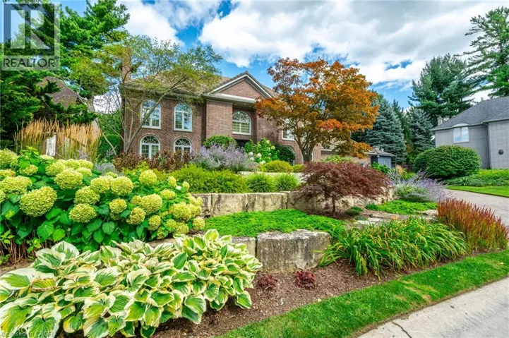 45 PEPPERTREE Crescent, Ancaster, Ontario L9G4L8