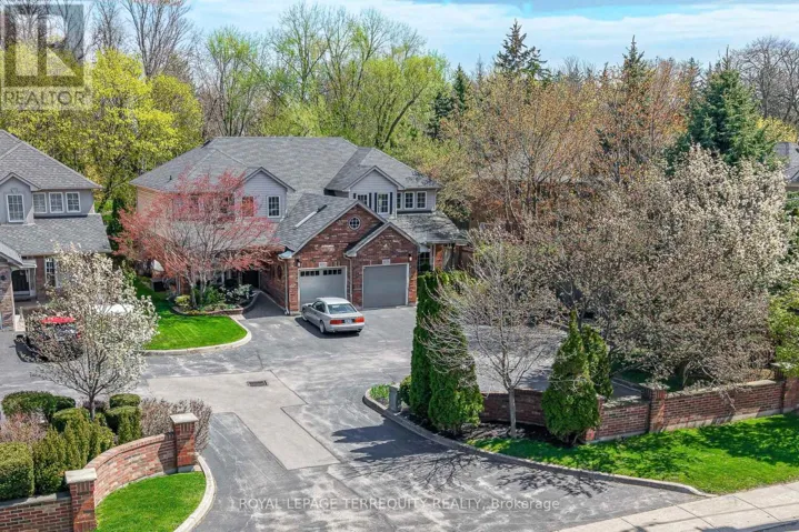 3076 LAKESHORE ROAD W, Oakville (BR Bronte), Ontario L6L1J2