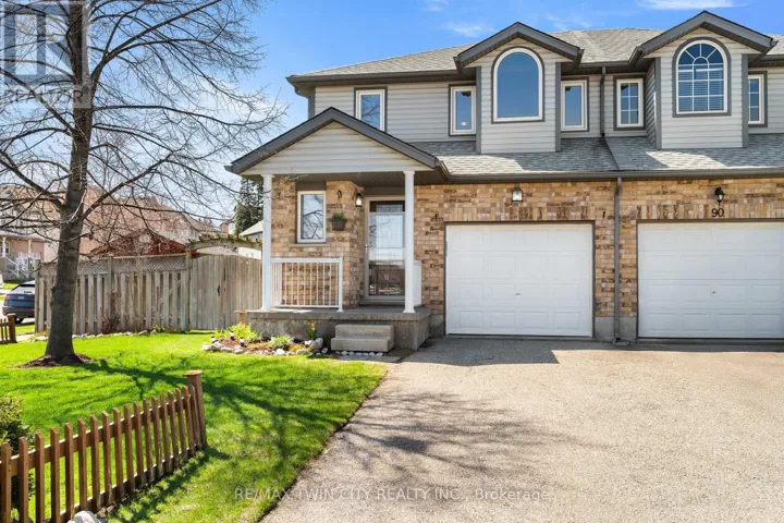 92 SNOWDROP CRESCENT, Kitchener, Ontario N2E4G6