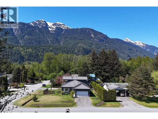41613 COTTONWOOD ROAD, Squamish, British Columbia V0N1H0