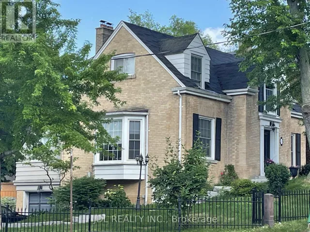 29 HIGHBOURNE AVENUE, Toronto (Yonge-St. Clair), Ontario M5P2J1