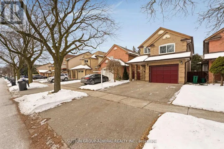 52 GARDEN AVENUE, Brampton (Brampton West), Ontario L6X1M6