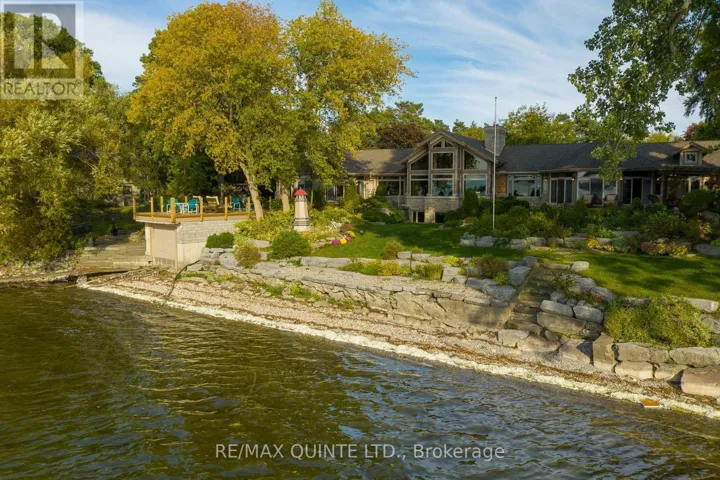 18 LOOP LANE, Prince Edward County (Hallowell Ward), Ontario K0K2T0