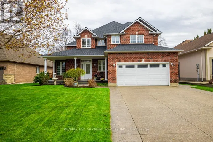 8 SOPHIE COURT, Grimsby (Grimsby Beach), Ontario L3M5L6