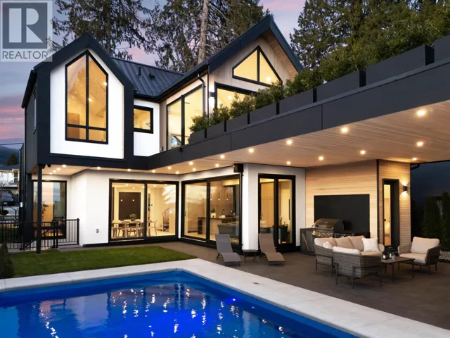 1066 FULTON AVENUE, West Vancouver, British Columbia V7T1N2