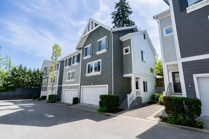32 15128 24 AVENUE, Surrey, British Columbia V4A2H8