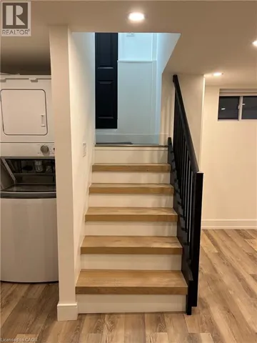 35 BARNESDALE Avenue N Unit# BASEMENT, Hamilton, Ontario L8L6R7