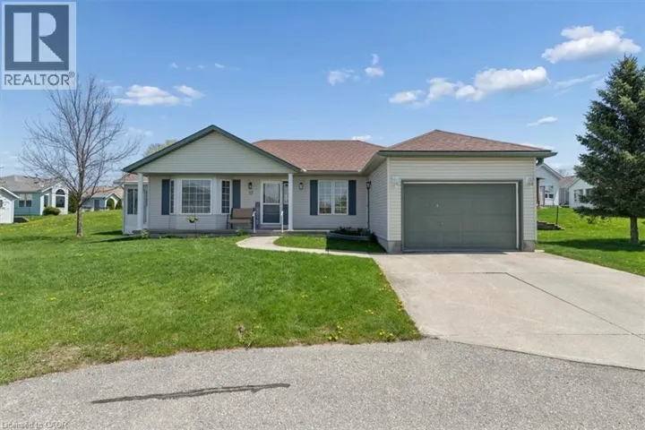17 GREENFIELD Place, New Hamburg, Ontario N3A2G6