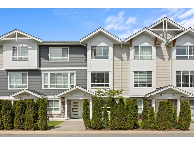 22 19753 55A AVENUE, Langley, British Columbia V3A0J9