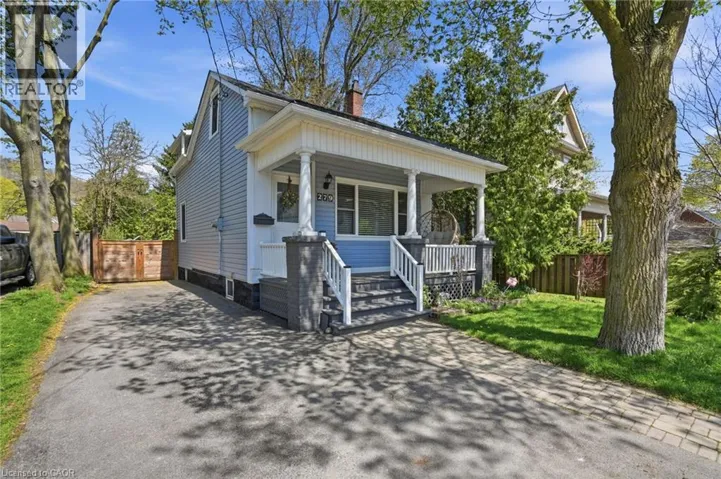 279 PARK Street W, Dundas, Ontario L9H1Y6
