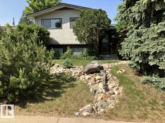 15212 86 AV NW, Edmonton, Alberta T5R4C3