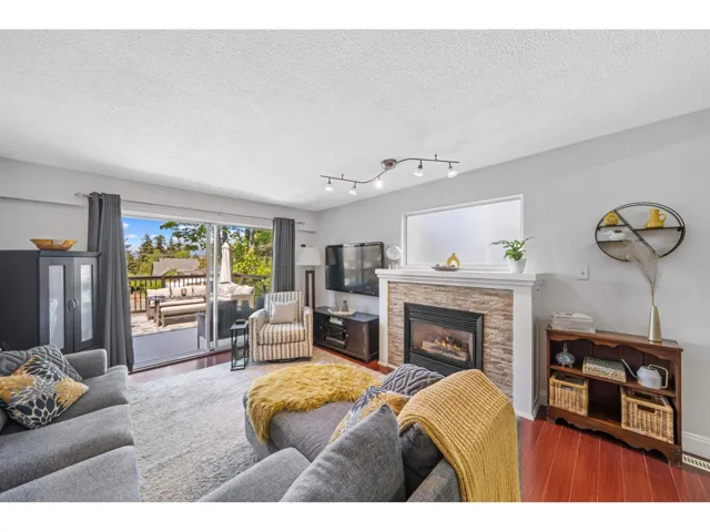 11730 97 AVENUE, Surrey, British Columbia V3V2B8