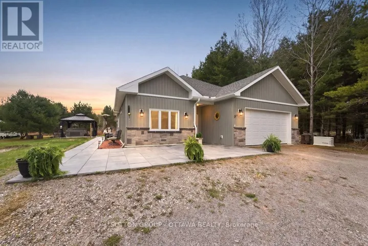 12 EASTERN AVENUE, Greater Madawaska, Ontario K0J2R0