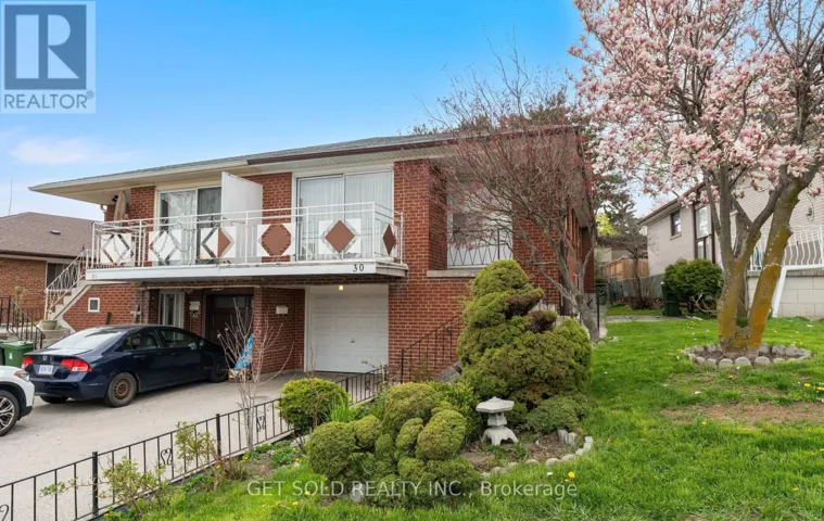 30 IKLEY ROAD, Toronto (York University Heights), Ontario M3J1C6