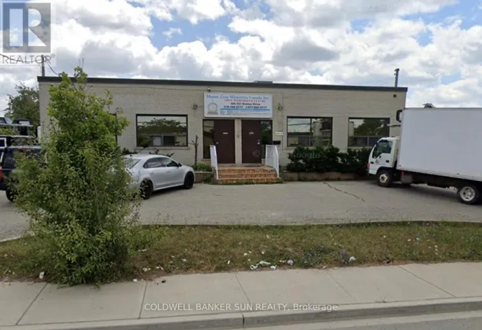 105-107 KENHAR DRIVE, Toronto (Humber Summit), Ontario M9L1N5
