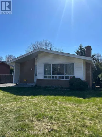 1144 PARKWAY DRIVE, Ottawa, Ontario K2C2W2