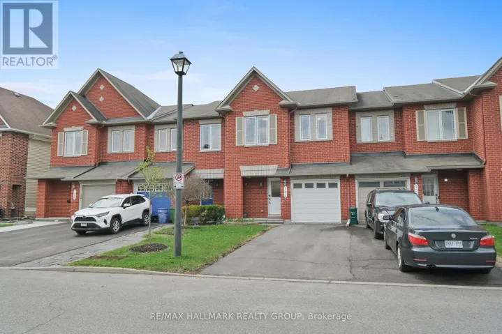 126 SILVERMOON CRESCENT, Ottawa, Ontario K4A0P5