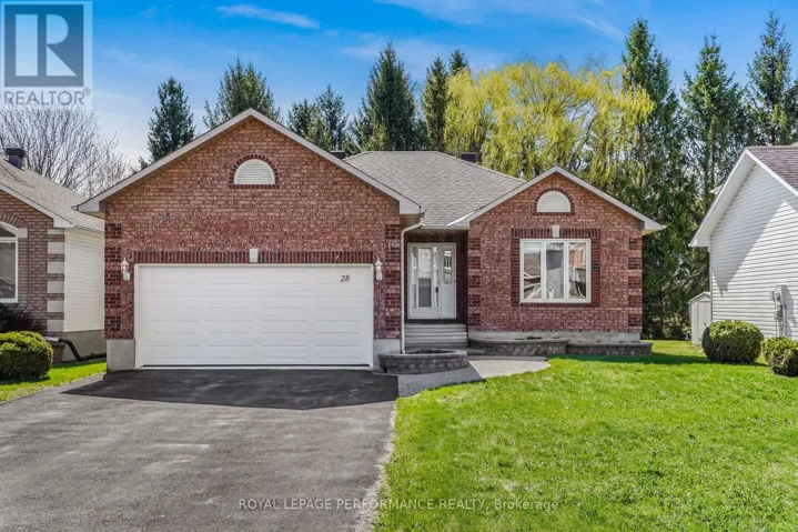 28 CAMPBELL COURT, Russell, Ontario K4R1G7