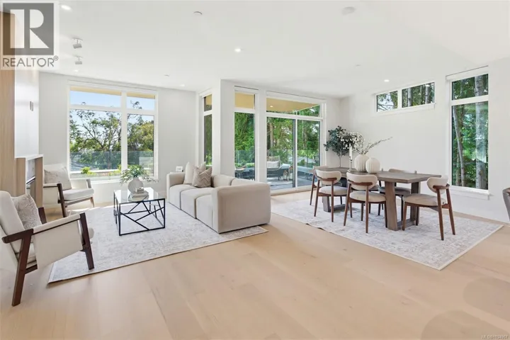 202 5229 Cordova Bay Rd, Saanich, British Columbia V8Y2L1