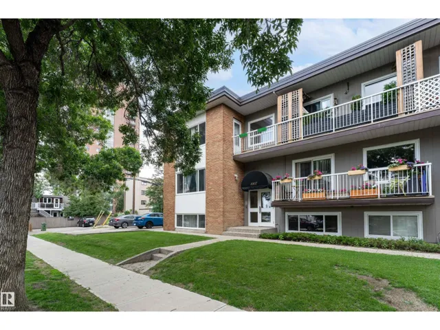 #5 8807 101 ST NW, Edmonton, Alberta T6E3Z9