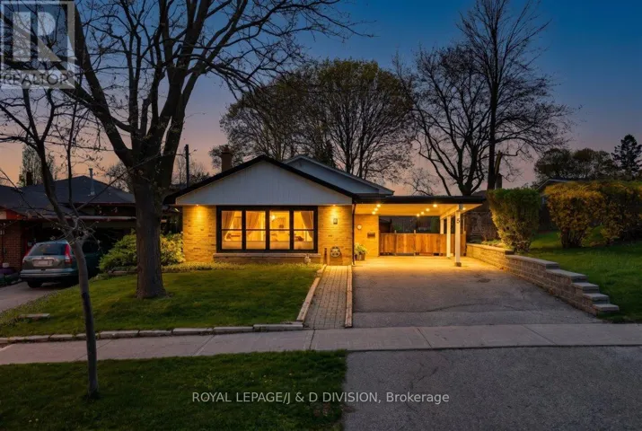 8 GAIETY DRIVE, Toronto (Woburn), Ontario M1H1C1