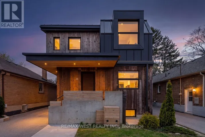 38 SMITHFIELD DRIVE, Toronto (Stonegate-Queensway), Ontario M8Y3M2