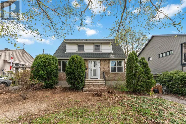 1272 LIVINGSTONE AVENUE, Ottawa, Ontario K1H7P8