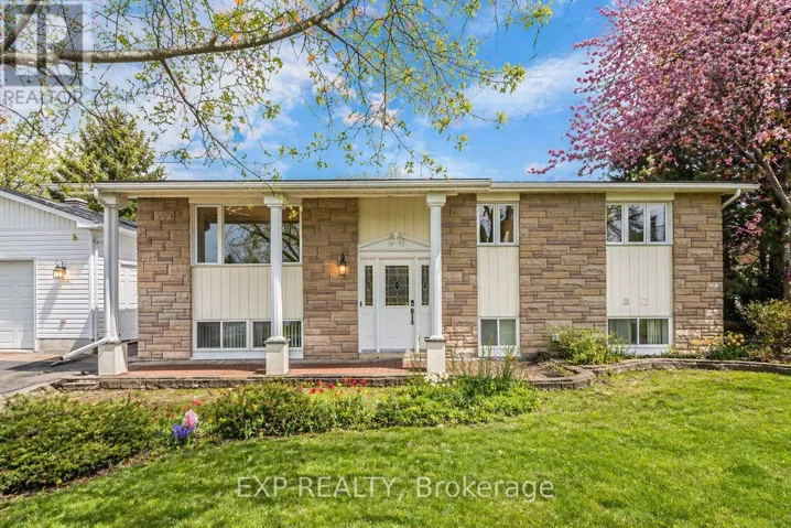 2 CASTLEBEAU STREET, Russell, Ontario K0A1W0