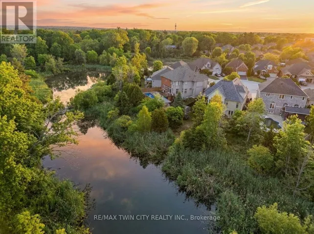 7 TOM THOMSON COURT, Brantford, Ontario N3R7Z6