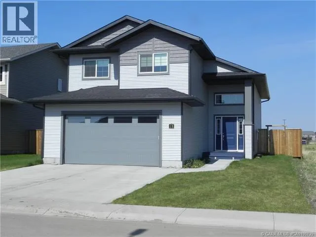18 CROSS Street, Lacombe, Alberta T4L0J4