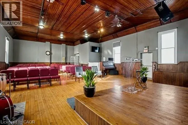 37 WELLINGTON Street, Cambridge, Ontario N1R3Y6
