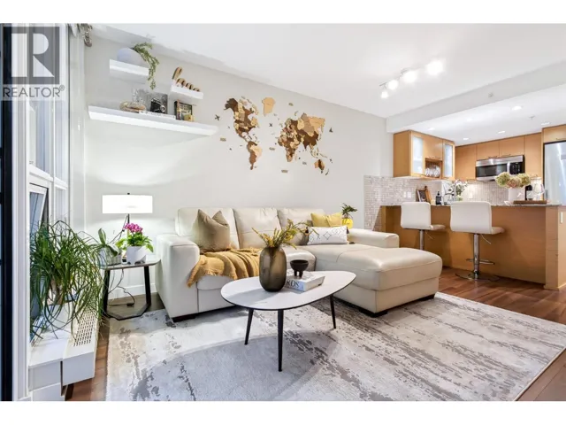 413 135 E 17 STREET, North Vancouver, British Columbia V7L0C4