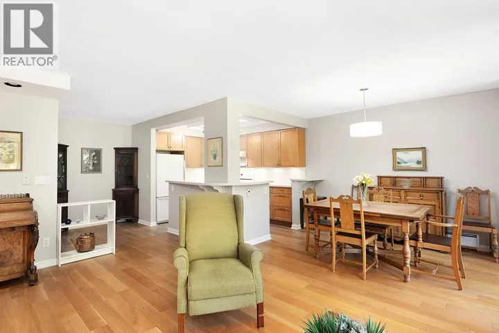 309 4101 YEW STREET, Vancouver, British Columbia V6L3B7
