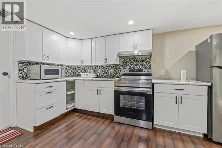 38 LAKE Avenue N, Hamilton, Ontario L8E1L3