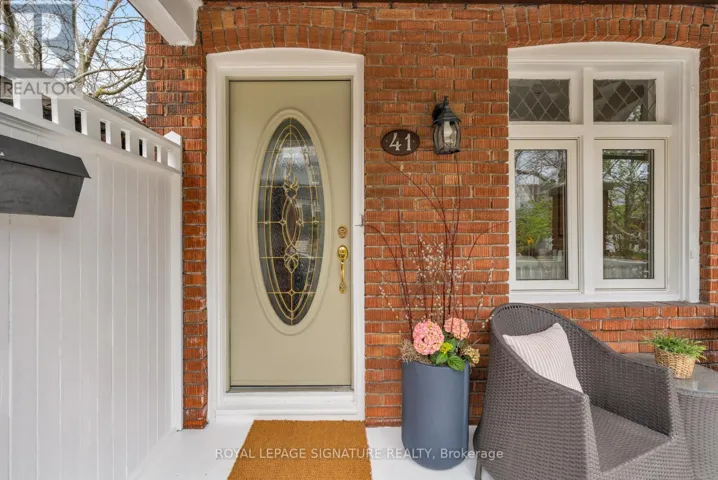 41 FIRSTRBOOKE ROAD, Toronto (East End-Danforth), Ontario M4E2L2