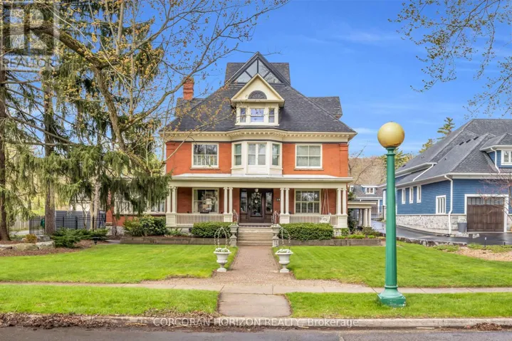 18 BRANT ROAD N, Cambridge, Ontario N1S2W1