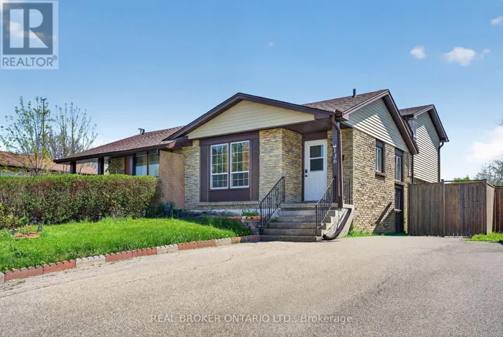 136 ROCKWOOD AVENUE, St. Catharines (Secord Woods), Ontario L2P3R8