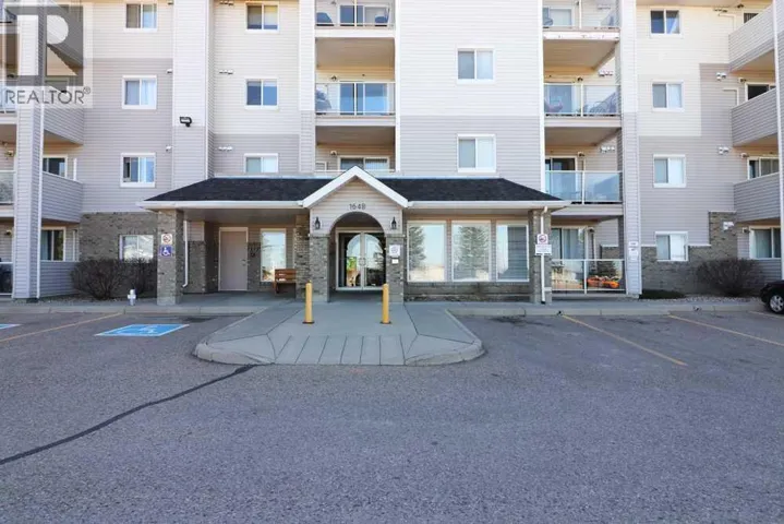 105, 1648 Saamis Drive NW, Medicine Hat, Alberta T1B4X1