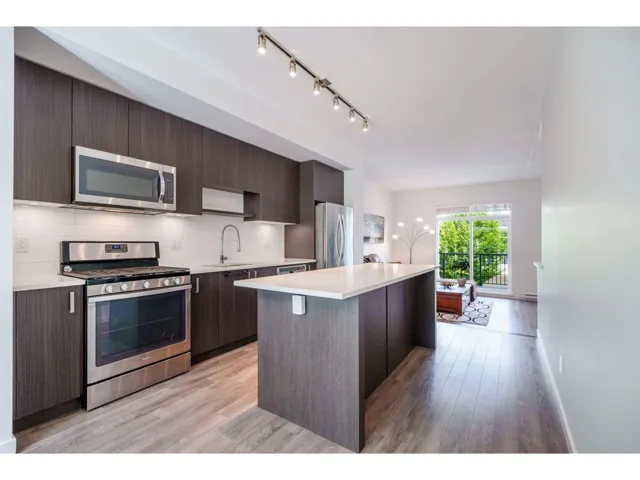 30 15268 28 AVENUE, Surrey, British Columbia V4P0E8
