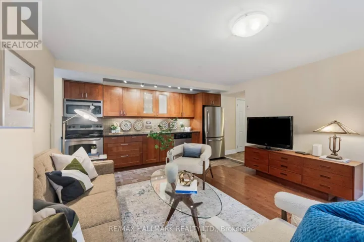 27A RIDOUT STREET, Toronto (High Park-Swansea), Ontario M6R1Z3