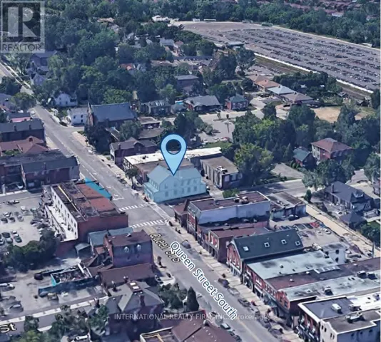 2 - 7 THOMAS STREET, Mississauga (Streetsville), Ontario L5M1Y4