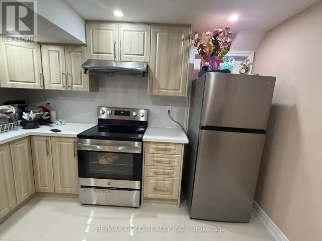 BSMT - 35 LATANIA BOULEVARD, Brampton (Vales of Castlemore), Ontario L6P1T1