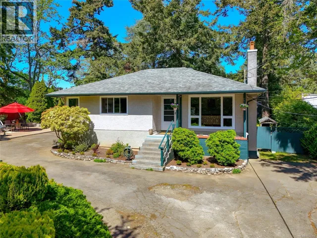 164 Island Hwy, View Royal, British Columbia V9B1G2