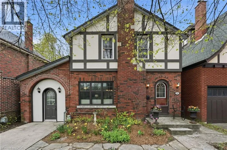 186 DROMORE Crescent, Hamilton, Ontario L8S4B4