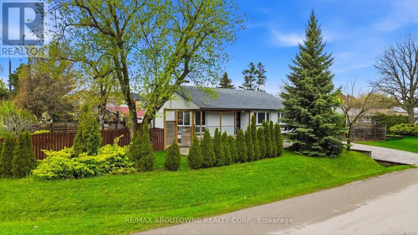 1403 SELKIRK AVENUE, Oakville (WO West), Ontario L6L2V5