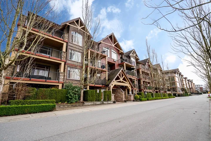 417 8328 207A STREET, Langley, British Columbia V2Y0K5